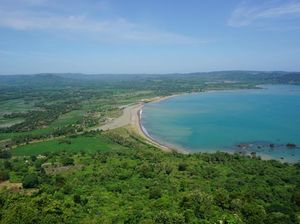 Dari Bukit Hingga Pantai, Ini Wisata Lengkap di Geopark Ciletuh