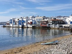 Desa Berlantai Macan Tutul di Yunani