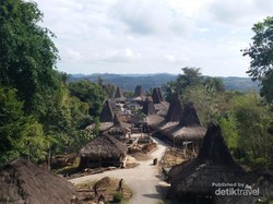Desa Praijing, Adat dan Bukti Kemajuan Pendidikan
