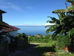 Di Dekat Pusat Kota Luwuk, Ada Pantai Seindah Ini