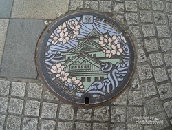 Di Jepang, Tutup Gorong-gorong Diukir dengan Unik!