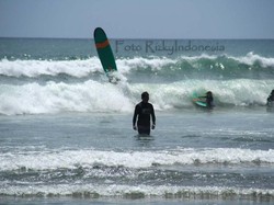 Di Kuta, Bule Adalah Raja