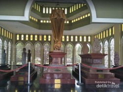 Di Pemakaman Megah Ini, Sultan Siak Beristirahat Dengan Damai