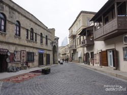 Diintai Sejarah di Kota Baku, Azerbaijan