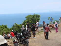 Dua Jempol untuk Keindahan Pantai Kelingking