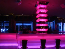 Dunia Gemerlap di Seminyak