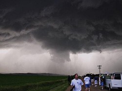 Edan! Ada Wisata Tornado di Amerika