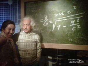 Eh, Ketemu Einstein di Thailand