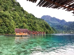 Eksotisme Pantai Ora, Surga dari Maluku