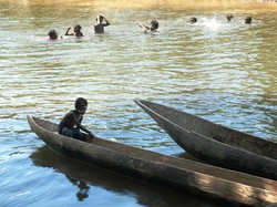 Gagal Bertemu Buaya Penunggu Danau Sentani