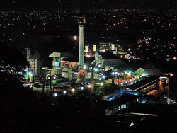 Gardu Pandang Gombel, Tempat Romantis Nikmati Cantiknya Malam Semarang