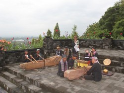 Gejung Lesung, Sajian Tarian dari Candi Ratu Boko