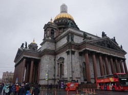 Gereja di Rusia yang Berlapis Perunggu dan Permata