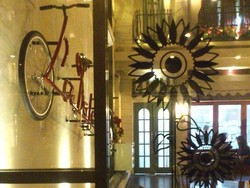 Goyang Lidah ala Eropa di Tengah Kota Semarang