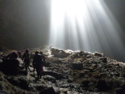 Gua Jomblang, Tantangan Masuk Perut Bumi dengan Satu Tali