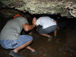 Gua Si Oyot, Penjelajahan Menantang di Yogya