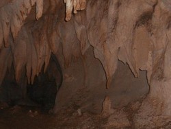 Gumbasalu, Gua Penuh Stalaktit Cantik di Donggala