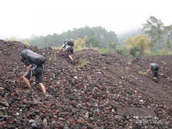 Gunung Guntur, Trek Dahsyat dan Sunrise Cantik