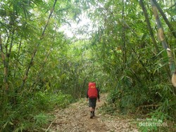 Gunung Lembu, Pilihan Naik Gunung di Jawa Barat