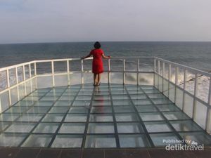 Gunungkidul Punya Teras Kaca Menghadap Pantai