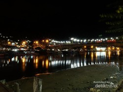 Habiskan Sore di Padang, Tapaki Jembatan Siti Nurbaya