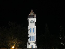 Hati Ini Terpikat di Jam Gadang