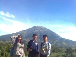 Hiking Menantang ke Gunung Sumbing