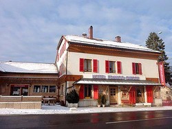 Hotel Edan! Lantai 1 di Prancis, Lantai 2 di Swiss