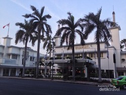 Hotel Tempat Perobekan Bendera Belanda di Surabaya