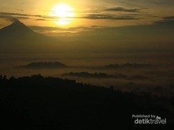 Ide Libur Waisak: Berburu Sunrise di Puthuk Setumbu