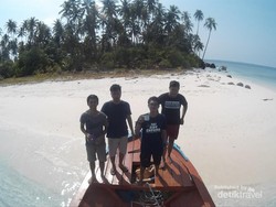 Ide Traveling Akhir Pekan di Aceh: Kemping di Pulau Banyak