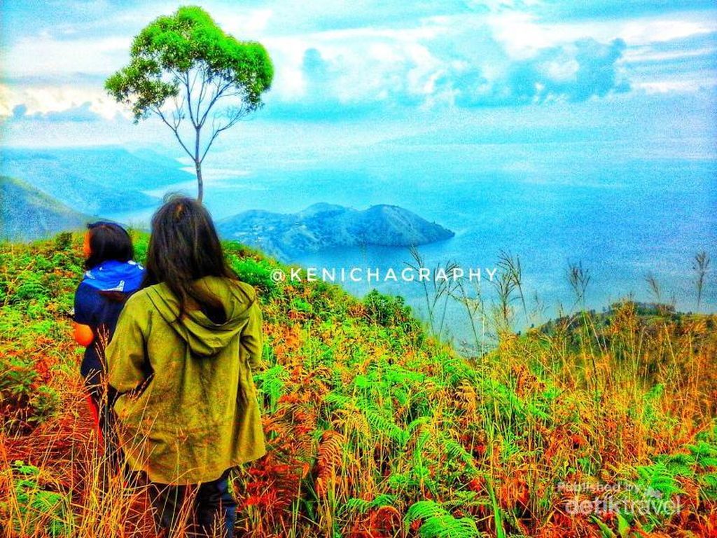 Indah Danau Toba Dilihat dari Bukit Gajah Bobok Indah Danau Toba Dilihat dari Bukit Gajah Bobok