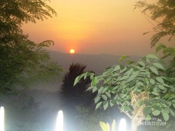 Indahnya Sunrise di Desa Agrowisata Sempu, Pacitan