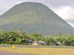 Indonesia Juga Punya Bandara Ekstrem di Ende