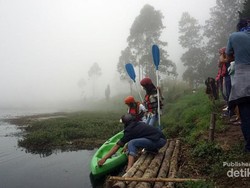 Ini Baru Asyik, Main Kayak di Negeri di Atas Awan