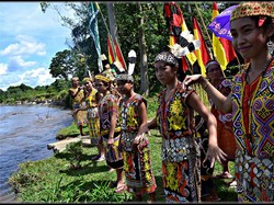 Ini Cara Dayak Taman Kapuas Hulu Bersyukur Pada Tuhan