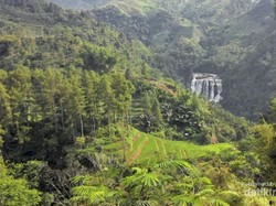 Ini Dia Air Terjun Niagara Mini Ala Bandung