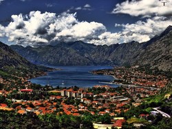 Ini Dia Teluk Kotor yang Bersih nan Indah