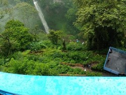 Ini Loh Air Terjun yang Lagi Hits di Bandung Barat