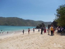 Ini Pantai Kuta tapi di Lombok