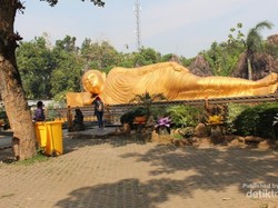 Ini Patung Buddha Tidur di Mojokerto