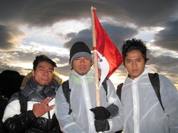 Ini Rasanya Mendaki Gunung Fuji