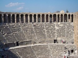 Inilah Aspendos, Amphitheatre Terbuka Terbaik di Dunia
