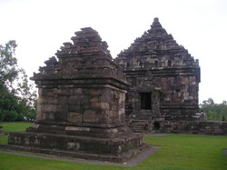 Inilah Candi Paling Tinggi di Yogya