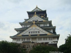 Jadi Samurai di Osaka Castle