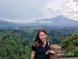 Jalan-jalan ke Bandung, Wajib Narsis di Tebing Keraton