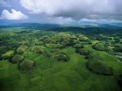 Jalan-jalan ke Bukit Cokelat di Bohol, Filipina