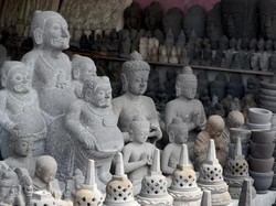 Jalan-jalan ke Muntilan, Bisa Beli Stupa Candi Borobudur