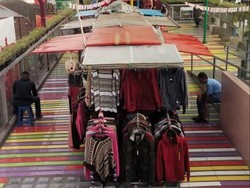 Jalan-jalan Sore di Bandung Tanpa Takut Keserempet Motor