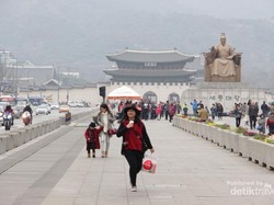 Jalan Santai di Gwanghwamun Square, Korea Selatan